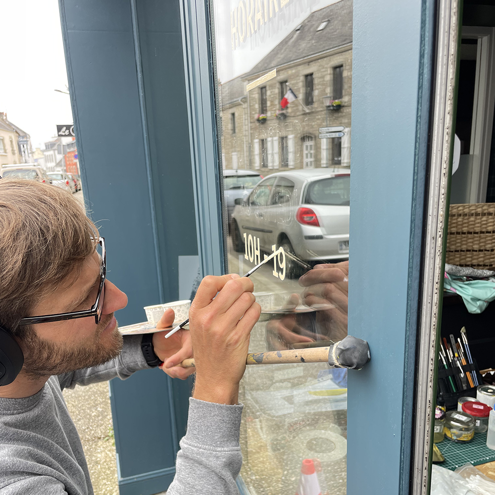 Amélie 13 peinture lettres enseigne lorient bretagne