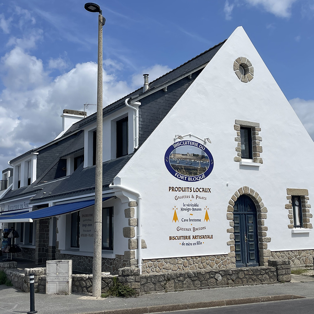 Biscuiterie Fort Bloc 4 peinture lettres enseigne lorient bretagne