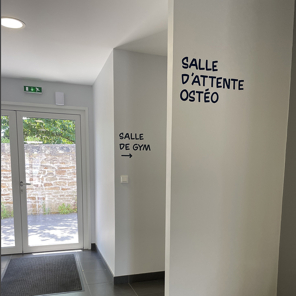 Kinés Quéven 2 peinture lettres enseigne lorient bretagne