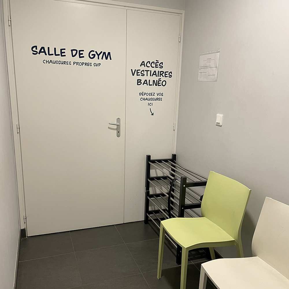 Kinés Quéven 5 peinture lettres enseigne lorient bretagne