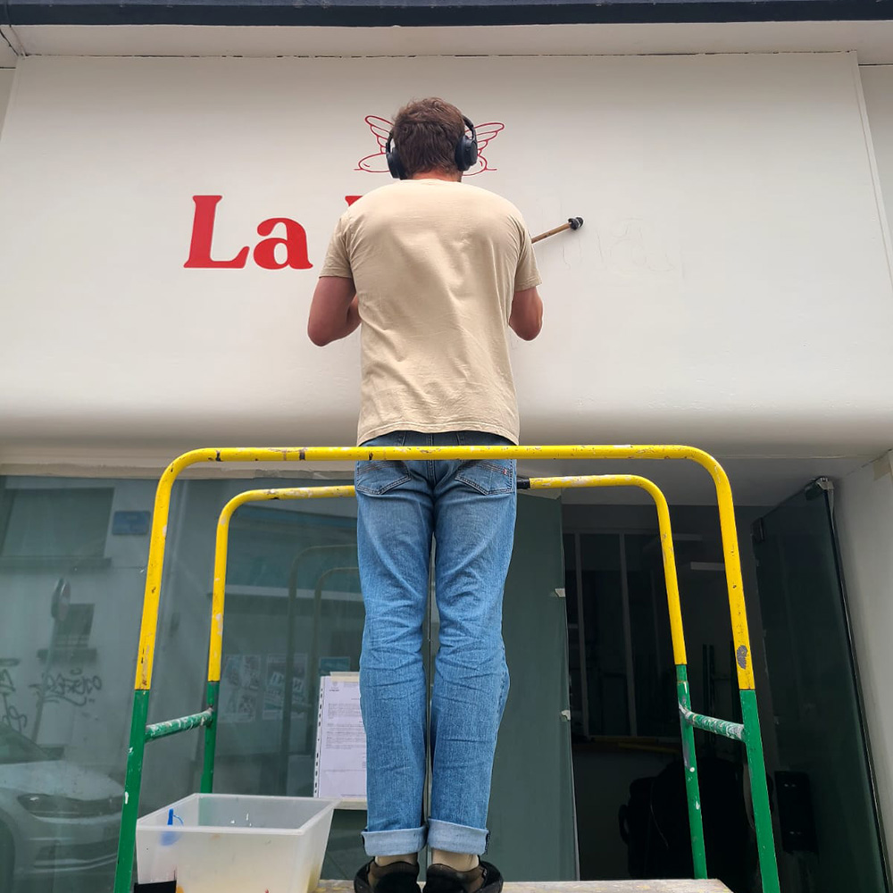 La Lucha 3 peinture lettres enseigne lorient bretagne