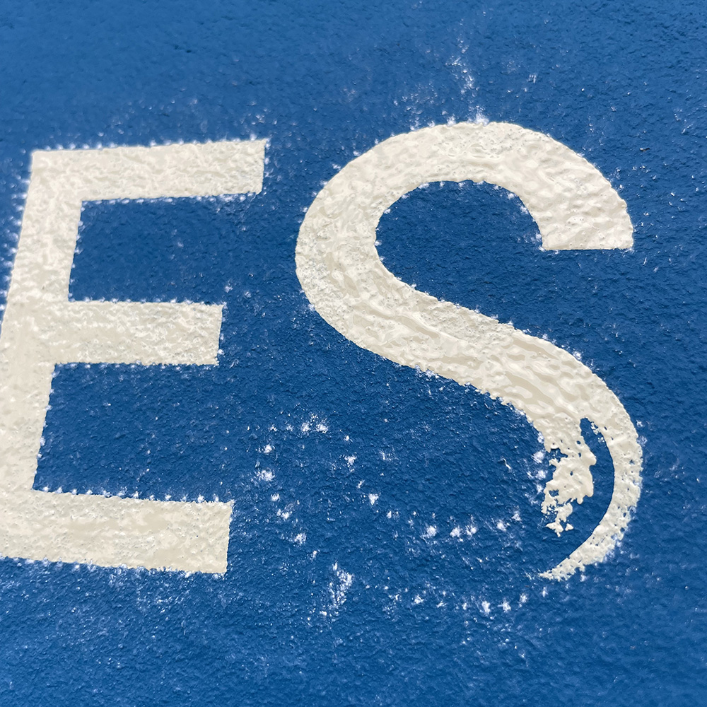 Quidam 3 peinture lettres enseigne lorient bretagne