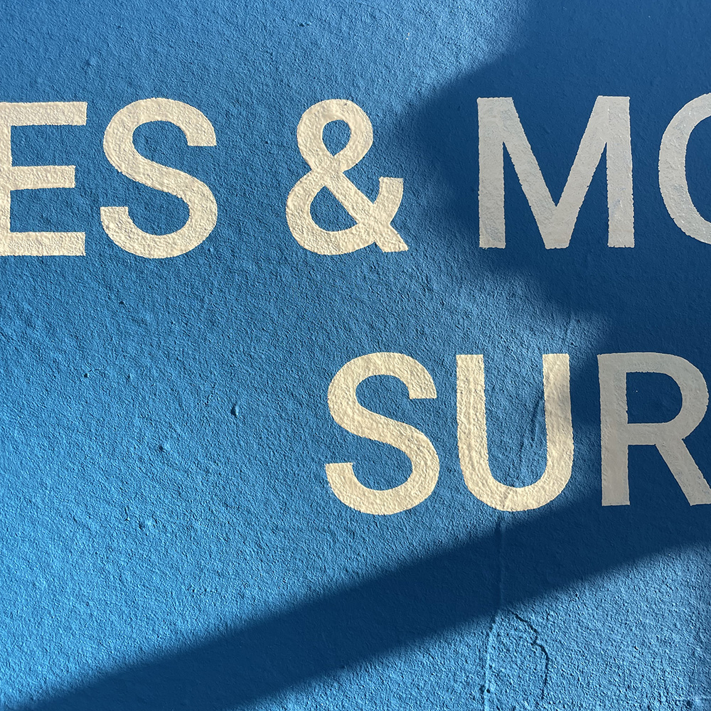 Quidam 6 peinture lettres enseigne lorient bretagne