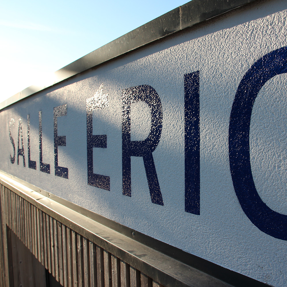 Salle Tabarly 2 peinture lettres enseigne lorient bretagne