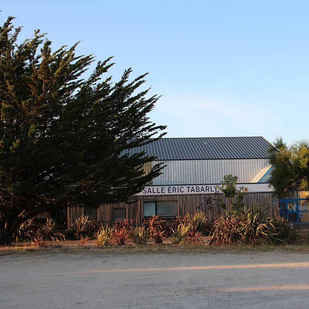 Salle Tabarly 5 peinture lettres enseigne lorient bretagne