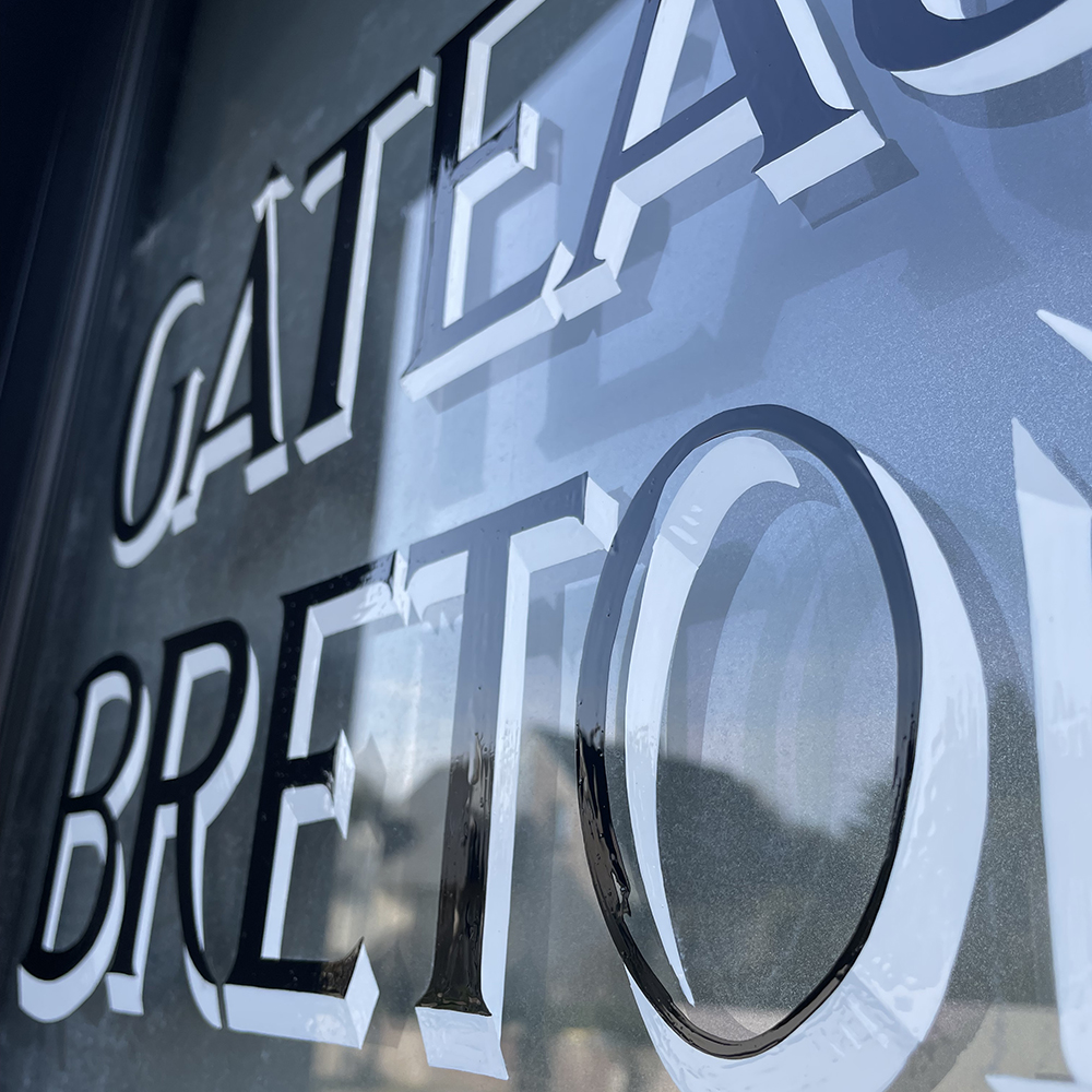 Strullu 13 peinture lettres enseigne lorient bretagne